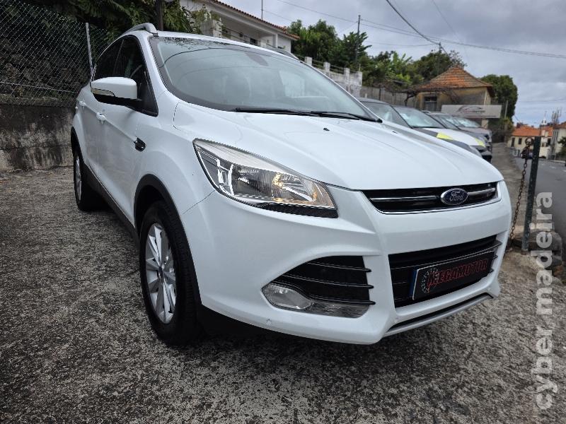 FORD KUGA 2.0 TDCi TITANIUM Gasóleo
