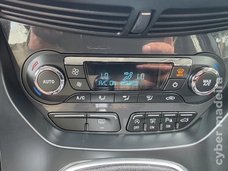 FORD KUGA 2.0 TDCi TITANIUM Gasóleo
