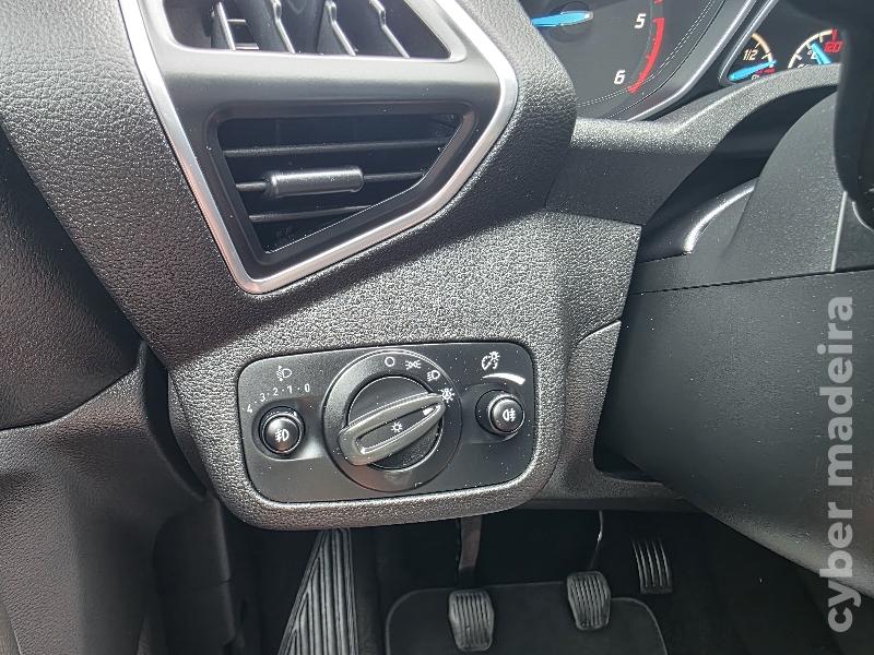 FORD KUGA 2.0 TDCi TITANIUM Gasóleo