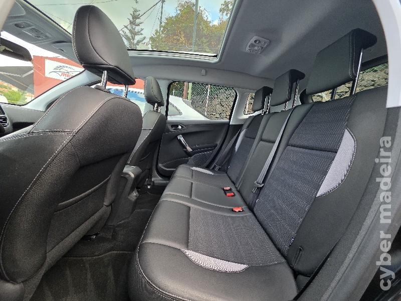 PEUGEOT 2008 1.6 HDi ALLURE Gasóleo