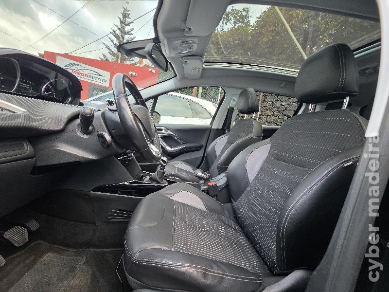 PEUGEOT 2008 1.6 HDi ALLURE Gasóleo