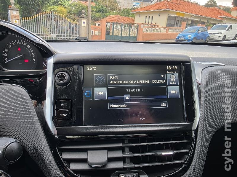 PEUGEOT 2008 1.6 HDi ALLURE Gasóleo