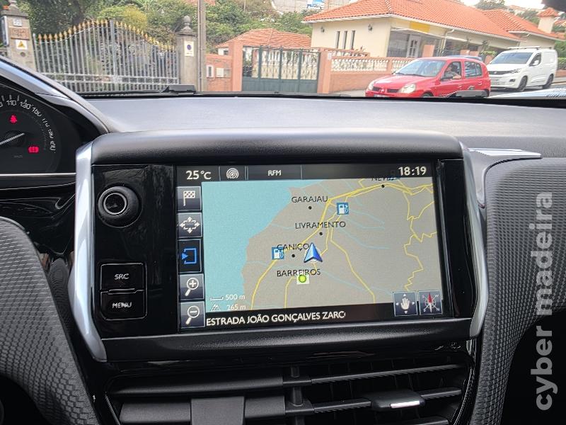 PEUGEOT 2008 1.6 HDi ALLURE Gasóleo