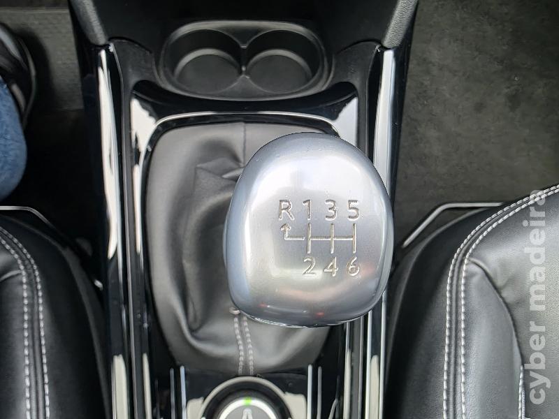 PEUGEOT 2008 1.6 HDi ALLURE Gasóleo