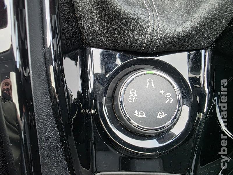 PEUGEOT 2008 1.6 HDi ALLURE Gasóleo