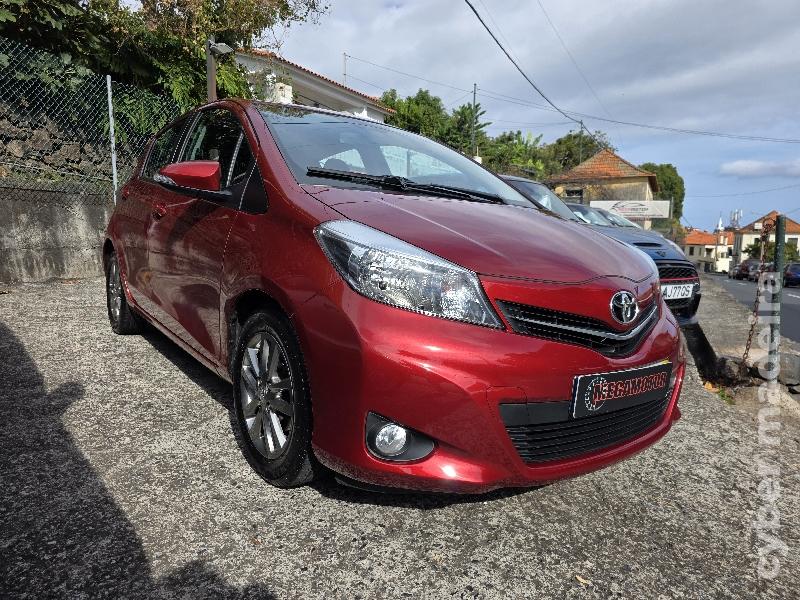 TOYOTA YARIS 1.4 D4D COMFORT Gasóleo