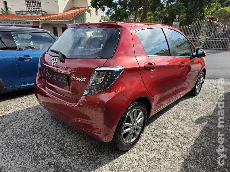 TOYOTA YARIS 1.4 D4D COMFORT Gasóleo