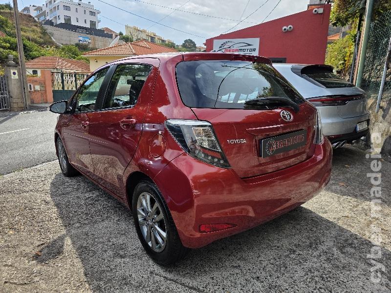 TOYOTA YARIS 1.4 D4D COMFORT Gasóleo
