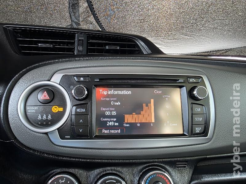 TOYOTA YARIS 1.4 D4D COMFORT Gasóleo