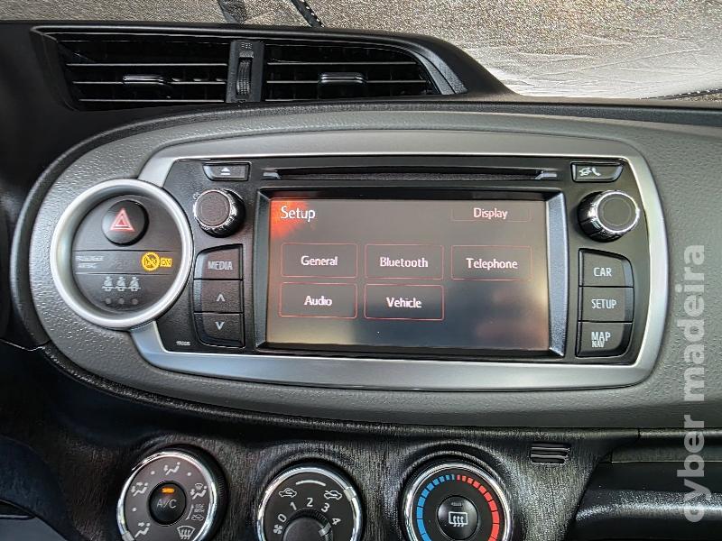 TOYOTA YARIS 1.4 D4D COMFORT Gasóleo