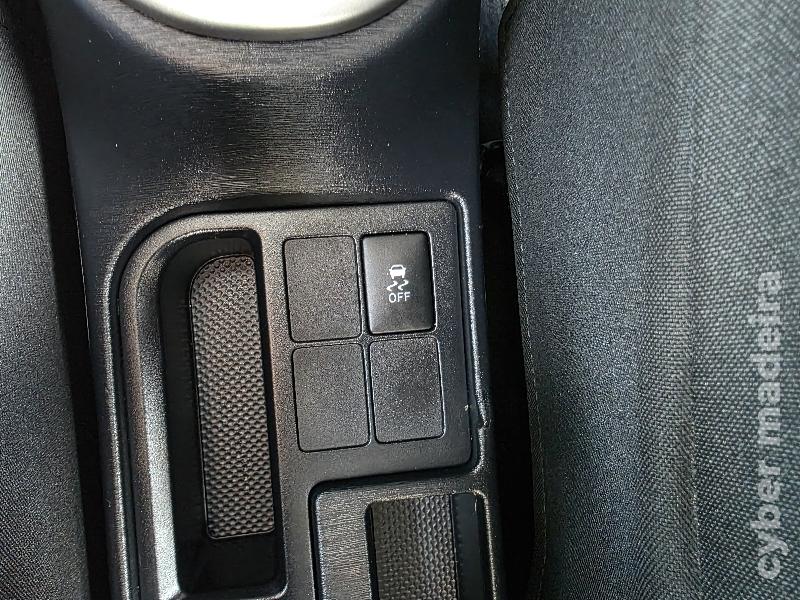 TOYOTA YARIS 1.4 D4D COMFORT Gasóleo