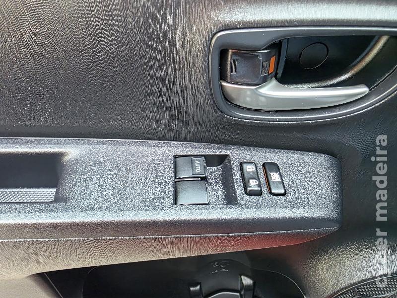 TOYOTA YARIS 1.4 D4D COMFORT Gasóleo