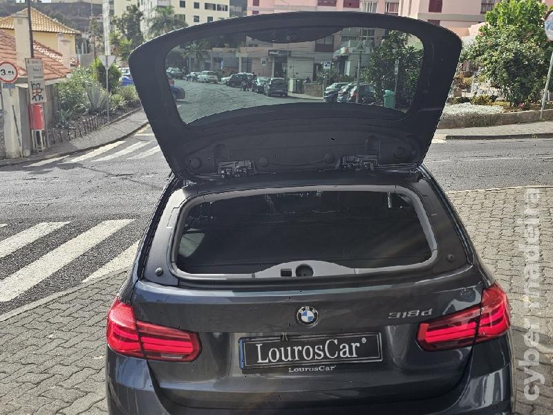 BMW Serie 3 318 d Touring Line Sport Auto Gasóleo