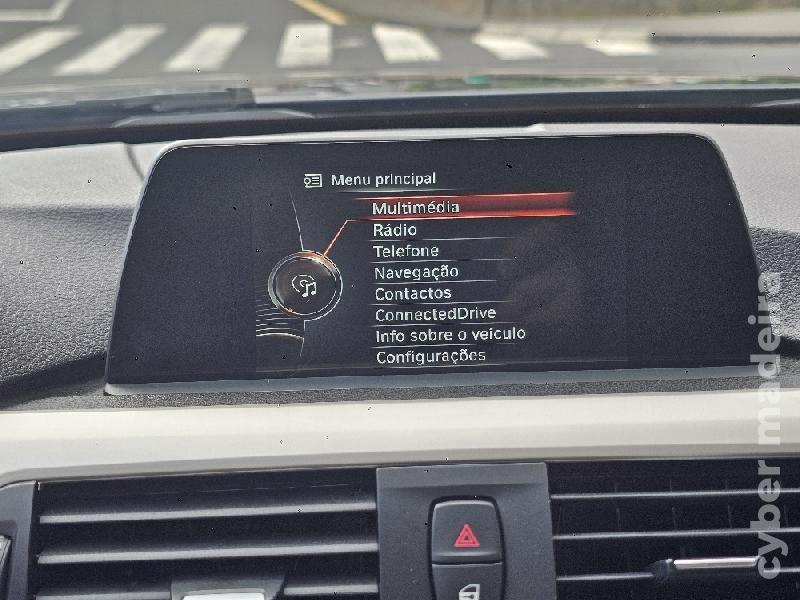 BMW Serie 3 318 d Touring Line Sport Auto Gasóleo