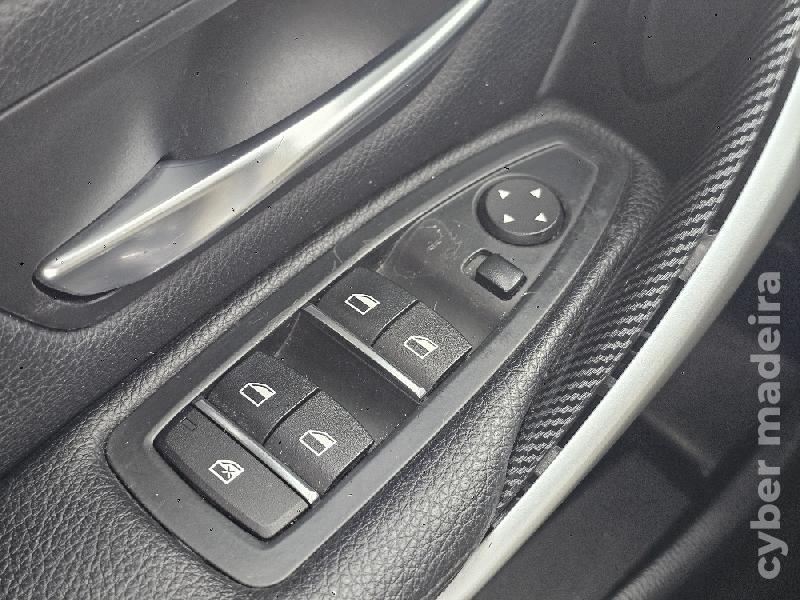 BMW Serie 3 318 d Touring Line Sport Auto Gasóleo