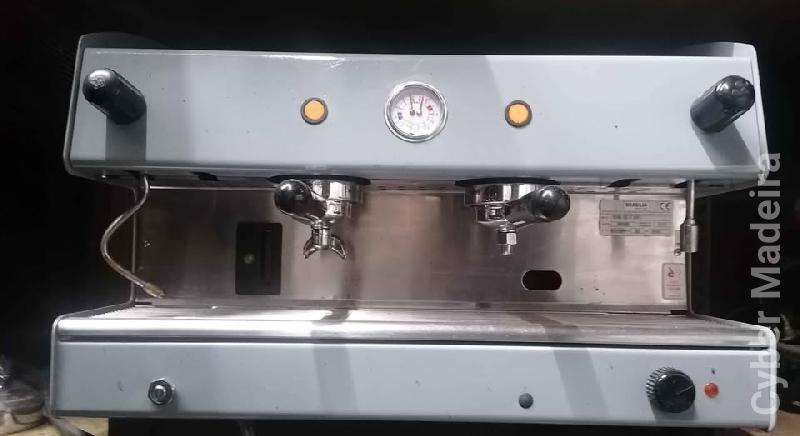 Maquina de Café Brasilia em muito bom estado