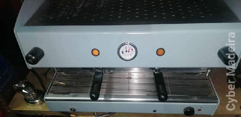 Maquina de Café Brasilia em muito bom estado