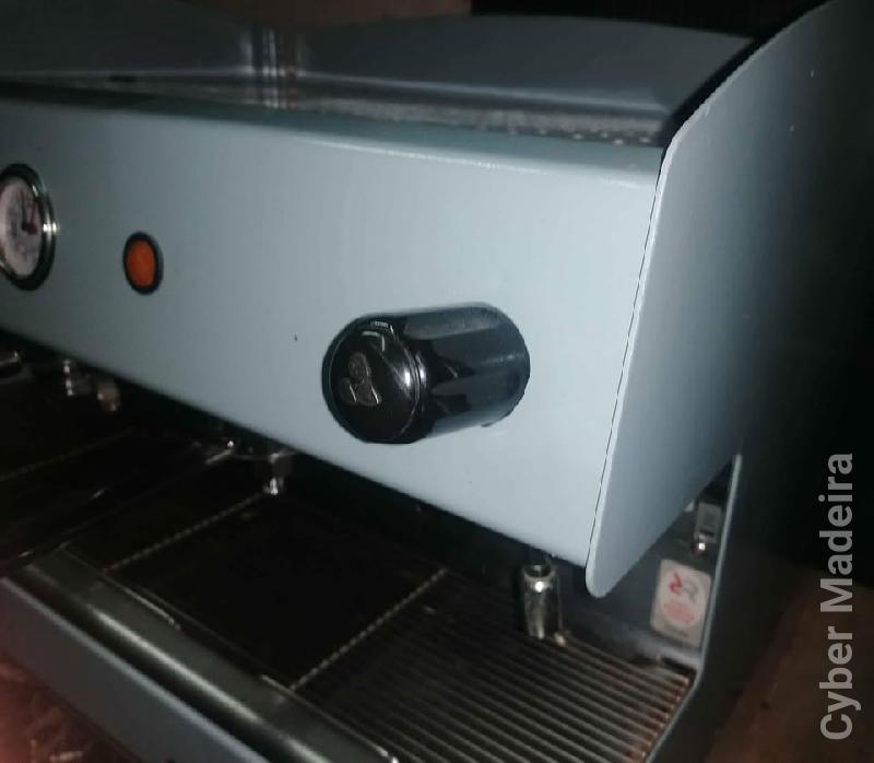 Maquina de Café Brasilia em muito bom estado