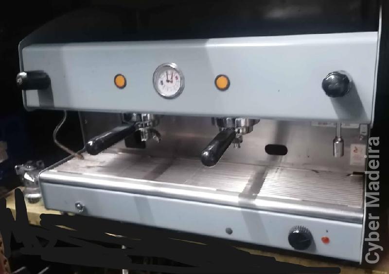 Maquina de Café Brasilia em muito bom estado