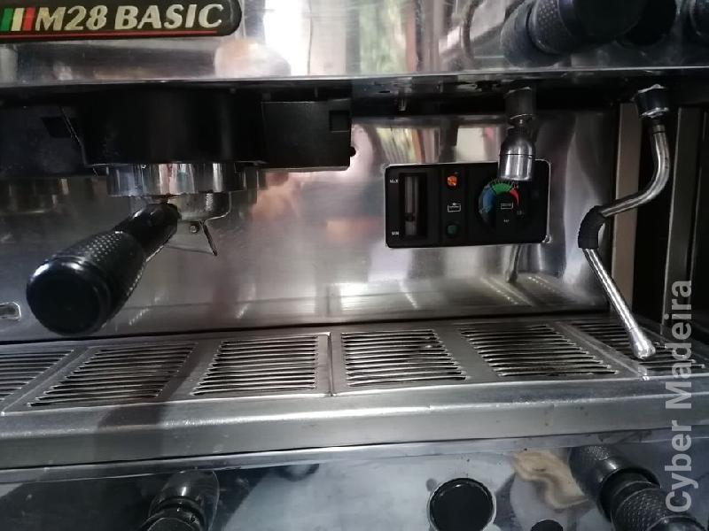 Maquina de Café Brasilia em muito bom estado