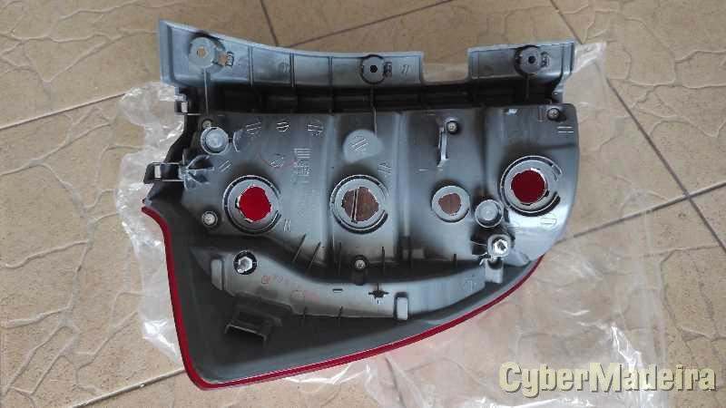 Kia cee'd SW 2010 Farol traseiro lado direito Novo