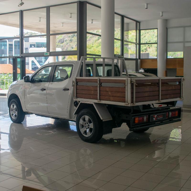 NISSAN NAVARRA 2.3 Dci Cab Dupla 4x4 Caixa Madeira Gasóleo
