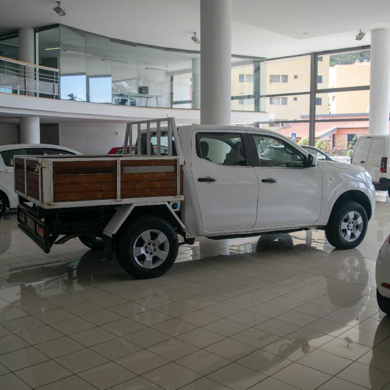 NISSAN NAVARRA 2.3 Dci Cab Dupla 4x4 Caixa Madeira Gasóleo