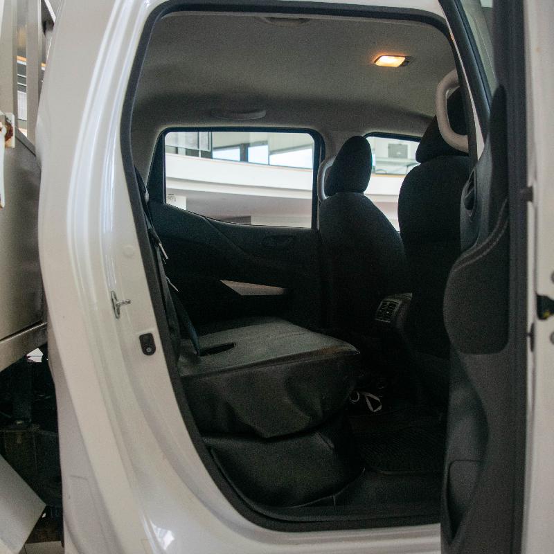 NISSAN NAVARRA 2.3 Dci Cab Dupla 4x4 Caixa Madeira Gasóleo