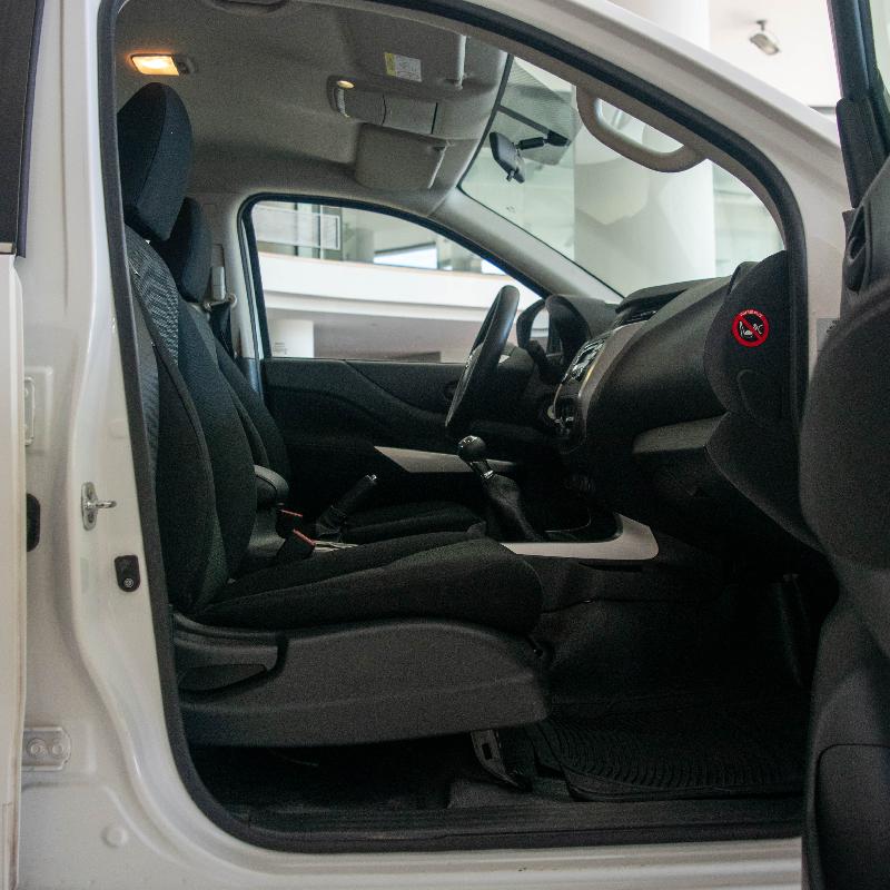 NISSAN NAVARRA 2.3 Dci Cab Dupla 4x4 Caixa Madeira Gasóleo