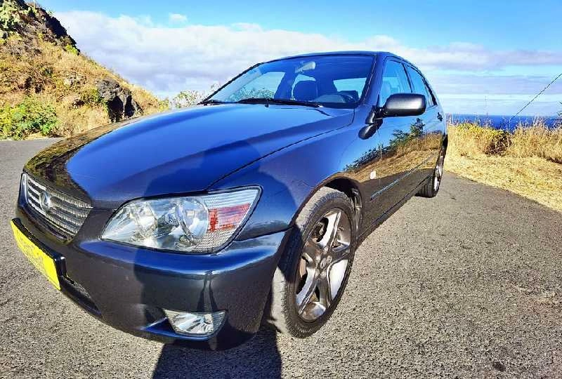 LEXUS IS 200 Gasolina