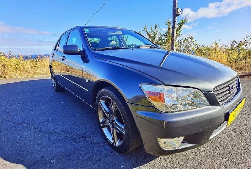 LEXUS IS 200 Gasolina
