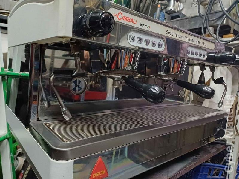 Maquina de Café  Lá Cimbali italiana Digital