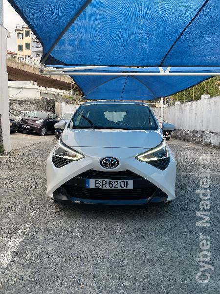 TOYOTA AYGO XPlay 1.0 VTI Gasolina