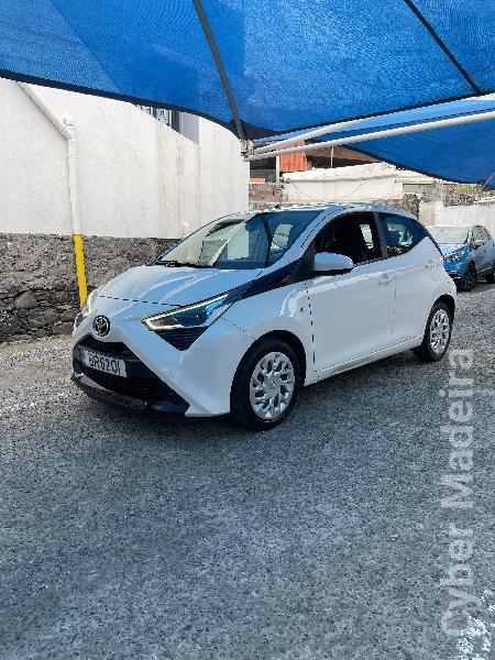 TOYOTA AYGO XPlay 1.0 VTI Gasolina