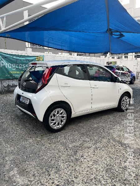 TOYOTA AYGO XPlay 1.0 VTI Gasolina