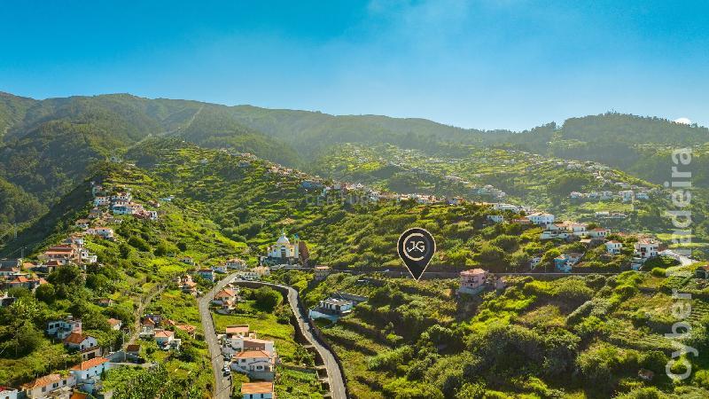 Terreno T3 para Venda Calheta, Lombo do Doutor