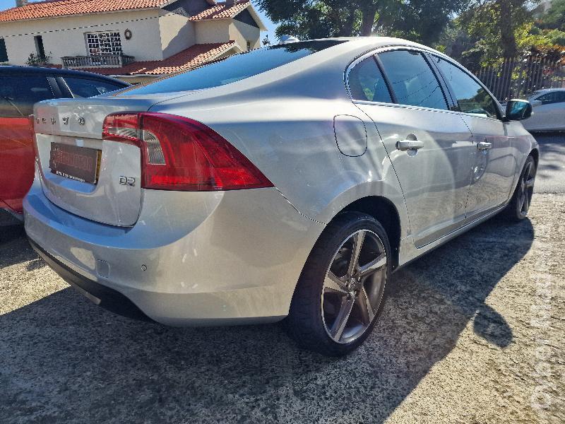 VOLVO S60 1.6 D2 DRIVE MOMENTUM 115cv Gasóleo