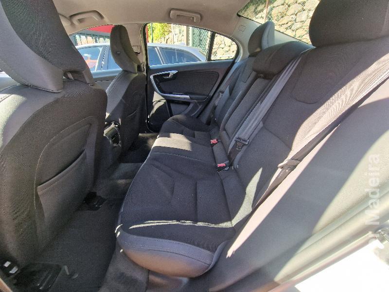 VOLVO S60 1.6 D2 DRIVE MOMENTUM 115cv Gasóleo
