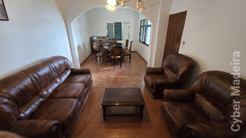 Conjunto sofás em pele + mesa com 8 cadeiras
