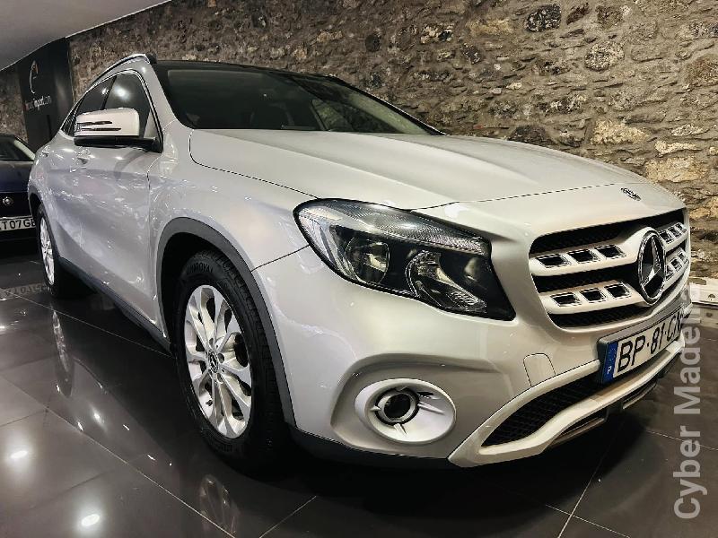 MERCEDES GLA 180d STYLE PREMIUM Gasóleo