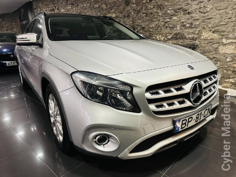 MERCEDES GLA 180d STYLE PREMIUM Gasóleo