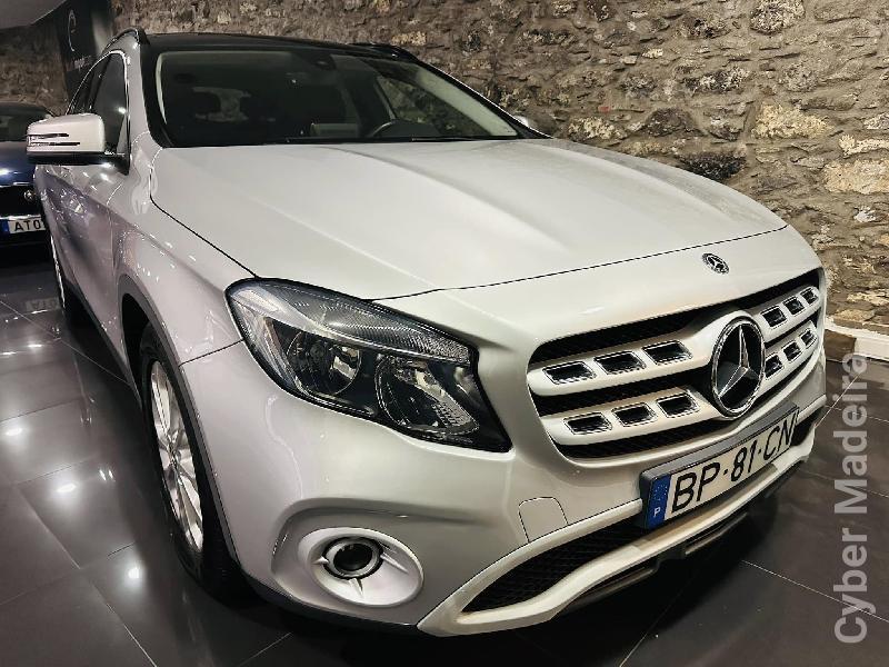 MERCEDES GLA 180d STYLE PREMIUM Gasóleo