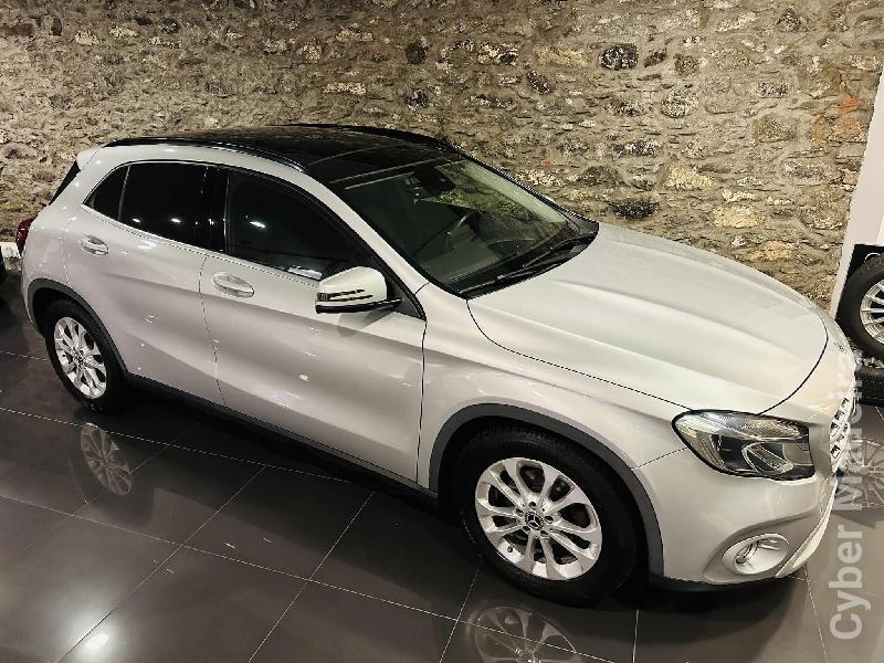 MERCEDES GLA 180d STYLE PREMIUM Gasóleo