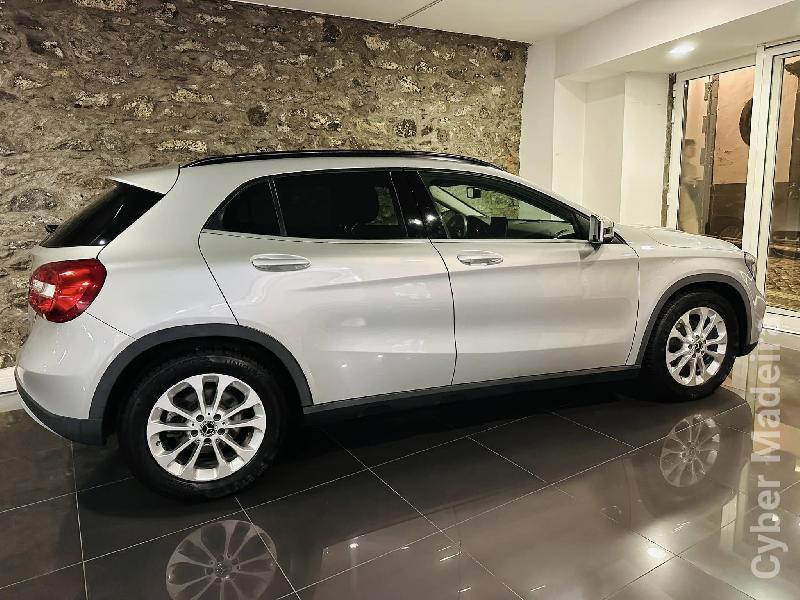 MERCEDES GLA 180d STYLE PREMIUM Gasóleo