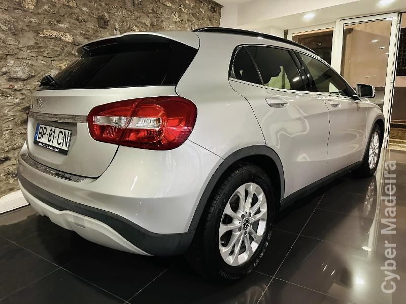 MERCEDES GLA 180d STYLE PREMIUM Gasóleo