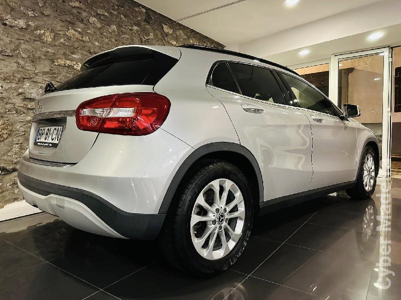 MERCEDES GLA 180d STYLE PREMIUM Gasóleo