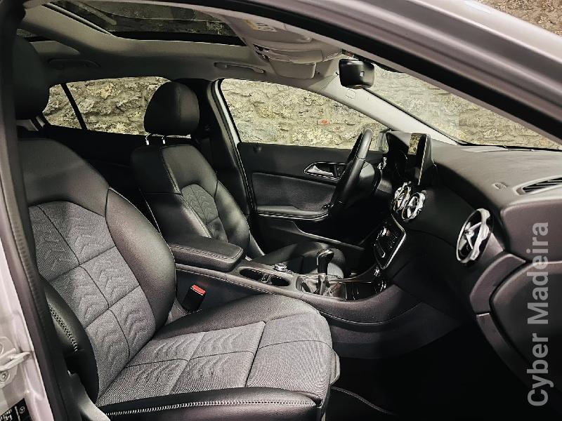 MERCEDES GLA 180d STYLE PREMIUM Gasóleo