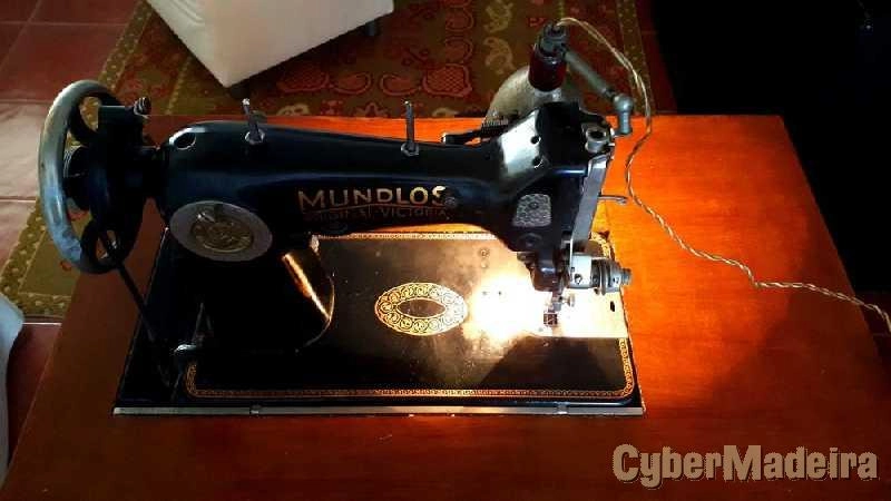 Máquina de Costura Antiga Mundlos Original - Victoria