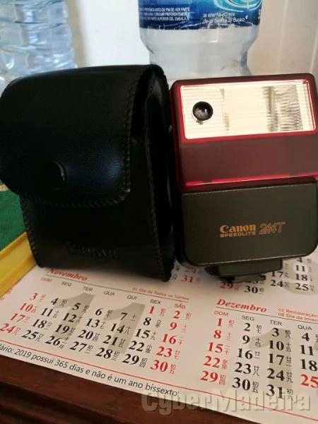 Vendo Camara fotográfica Canon EOS 3000 com Flash Canon 