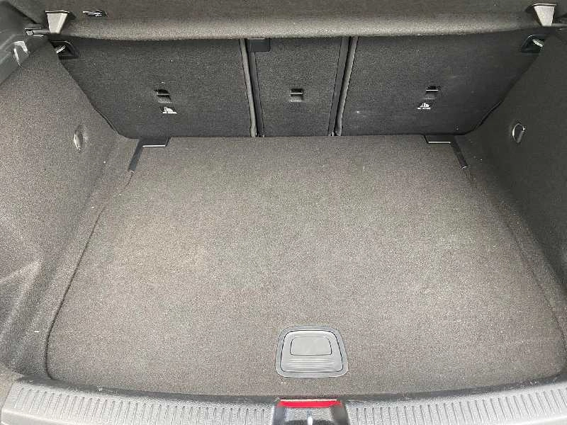 MERCEDES A 180 116CV  COM KIT AMG  E PACK premium plus motor 2.0 mercedes Gasóleo